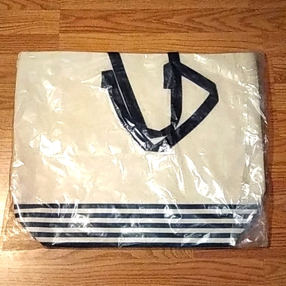 Beach Bag, USA Flip flop design, Large Tote Bag, Weekender Bag, lightweight - Picture 2 of 7